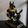 Exhibidor de vino inspirado en Anubis