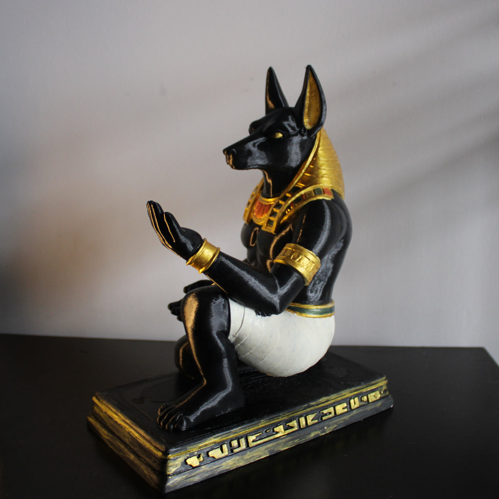 Exhibidor de vino inspirado en Anubis